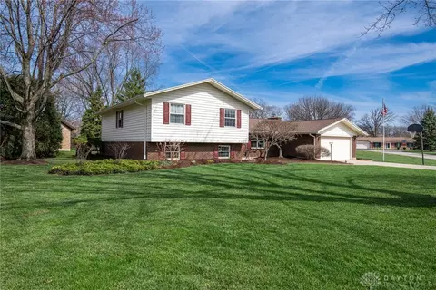 1051 Hyde Park Dr, Centerville, OH 45429 photo 48