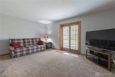 1051 Hyde Park Dr, Centerville, OH 45429 photo 17