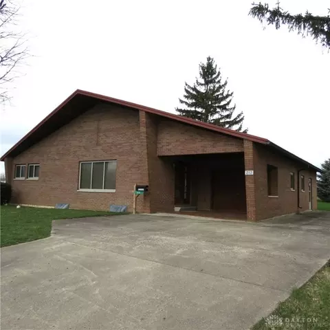 212 S High St, Saint Paris, OH 43072