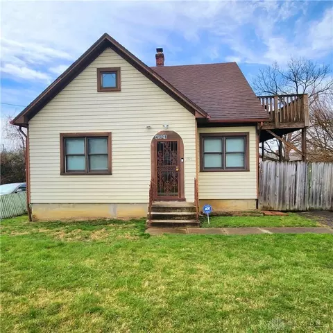 4521 N Fairgreen Ave, Dayton, OH 45416
