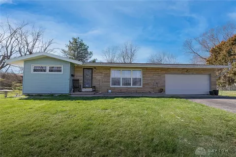 2021 E Mile Rd, Springfield, OH 45503