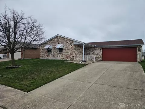 940 Manchester Dr, Greenville, OH 45331