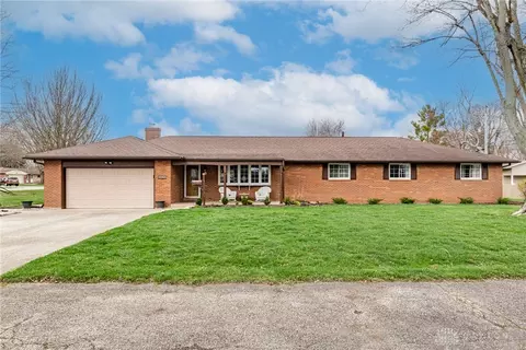 4260 Woodedge Dr, Bellbrook, OH 45305