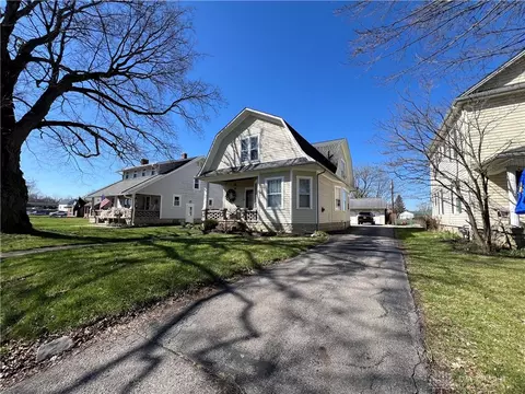 976 N Detroit St, Xenia, OH 45385