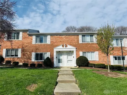 745 Clareridge Ln, Centerville, OH 45458