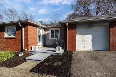 6740 Irwin Simpson Rd, Mason, OH 45040 photo 2