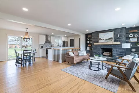 271 E Spring Valley Pike, Centerville, OH 45458