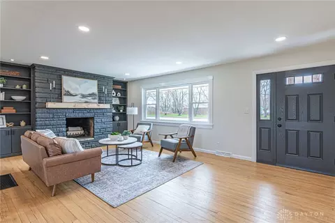 271 E Spring Valley Pike, Centerville, OH 45458 photo 2