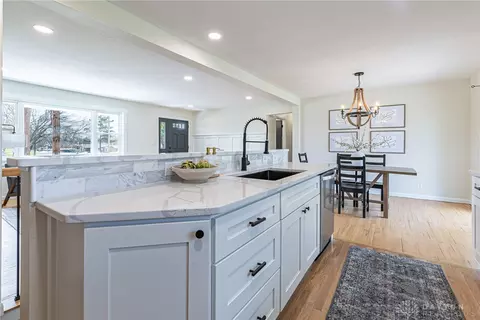 271 E Spring Valley Pike, Centerville, OH 45458 photo 8