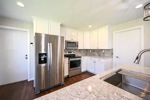 9016 Foxhunter Ln, Cincinnati, OH 45242 photo 29