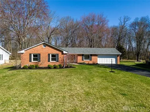 9016 Foxhunter Ln, Cincinnati, OH 45242