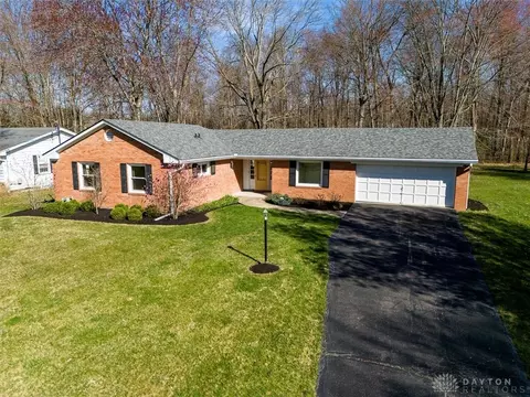 9016 Foxhunter Ln, Cincinnati, OH 45242 photo 2