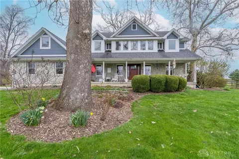 8199 Wind Dancer Dr, Germantown, OH 45327