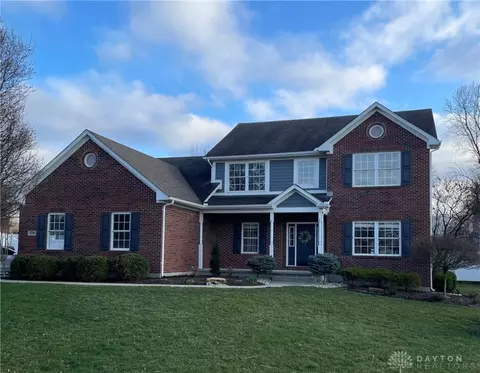 129 Diamond Dr, Centerville, OH 45458