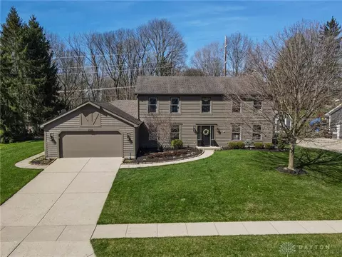 2229 Shadowood Cir, Bellbrook, OH 45305