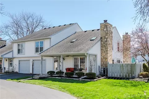 1080 Foxshire Pl, Washington Township, OH 45458