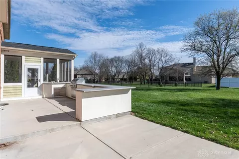Exterior - 50 Devon Ct, Springboro, OH 45066 photo 6 of 11