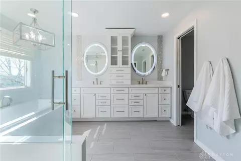Bath - 50 Devon Ct, Springboro, OH 45066 photo 2 of 6