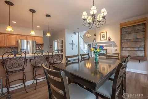 Dining - 50 Devon Ct, Springboro, OH 45066 photo 4 of 5