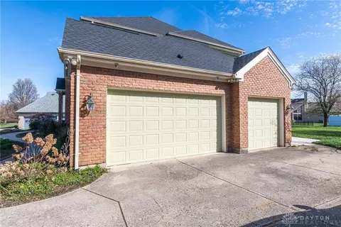 Exterior - 50 Devon Ct, Springboro, OH 45066 photo 3 of 11