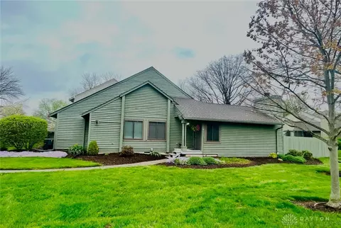 8421 Skiff Ln, Maineville, OH 45039