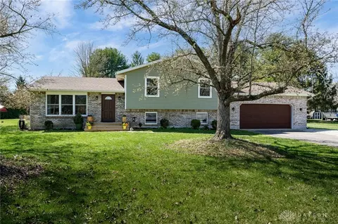 4176 N Lakeshore Dr, Jamestown, OH 45335