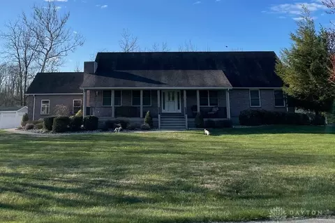 93 Country Place Ct, Xenia, OH 45385