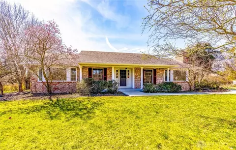 725 W Chestnut St, Oxford, OH 45056