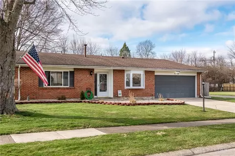 5733 Brookbank Dr, Dayton, OH 45440 photo 3
