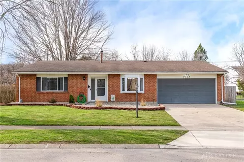 5733 Brookbank Dr, Dayton, OH 45440 photo 2