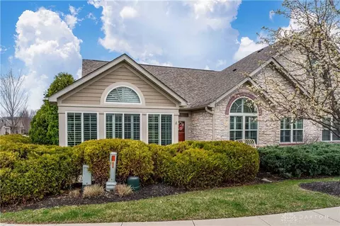 2756 Silver Maple Ln, Beavercreek, OH 45431