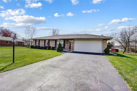 4185 Pennywood Dr, Beavercreek, OH 45430