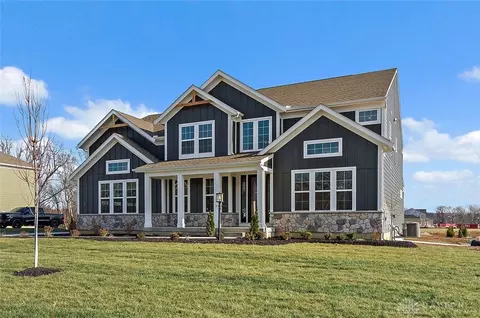 40 Wadestone Ln, Springboro, OH 45066