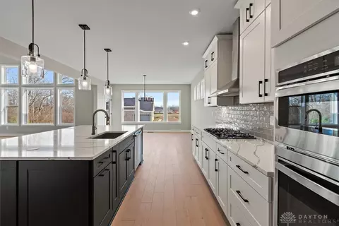 Kitchen - 40 Wadestone Ln, Springboro, OH 45066 photo 5 of 5