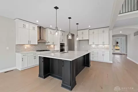 Kitchen - 40 Wadestone Ln, Springboro, OH 45066 photo 4 of 5