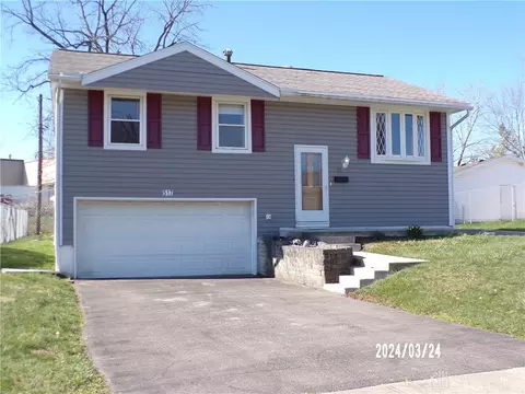 517 Bowser Dr, New Carlisle, OH 45344