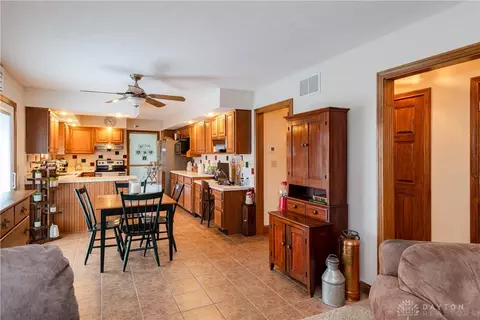 769 W Eva Cir, Springfield, OH 45504 photo 18