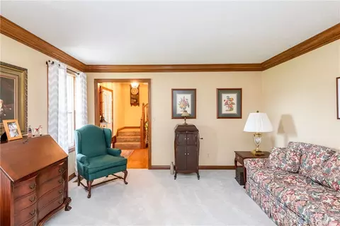 769 W Eva Cir, Springfield, OH 45504 photo 8