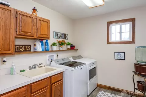 769 W Eva Cir, Springfield, OH 45504 photo 24