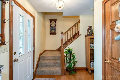 769 W Eva Cir, Springfield, OH 45504 photo 5