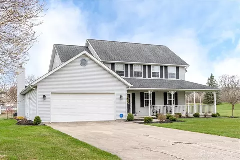 769 W Eva Cir, Springfield, OH 45504 photo 2