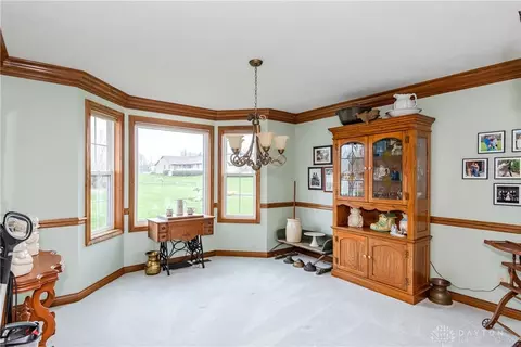 769 W Eva Cir, Springfield, OH 45504 photo 9