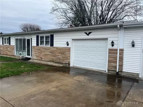 1120 W Patricia Ln, Piqua, OH 45356
