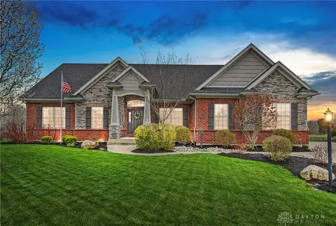 2060 Stablehand Dr, Washington Township, OH 45458