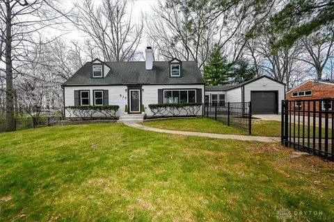 517 Lowell St, Loveland, OH 45140