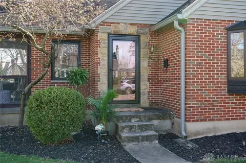 204 Carrlands Dr, Kettering, OH 45429 photo 5