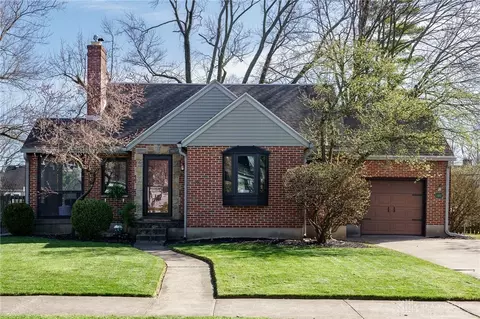 204 Carrlands Dr, Kettering, OH 45429