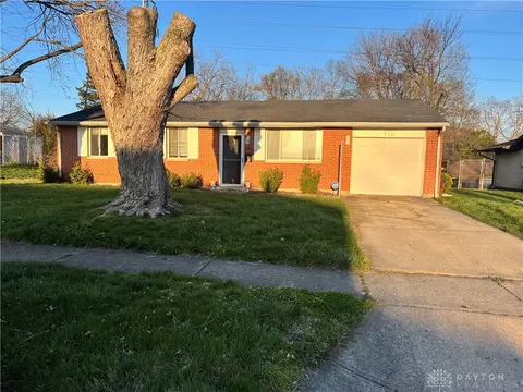 836 Longvale Dr, Dayton, OH 45417