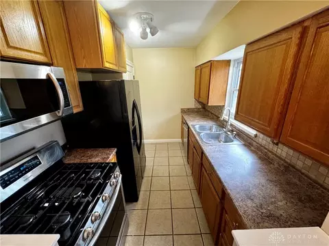 319 N Bromfield Rd, Dayton, OH 45429 photo 5