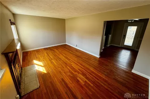 319 N Bromfield Rd, Dayton, OH 45429 photo 2